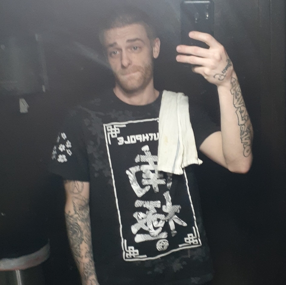 Meet your Posher, Chris - Picture 1 of 1